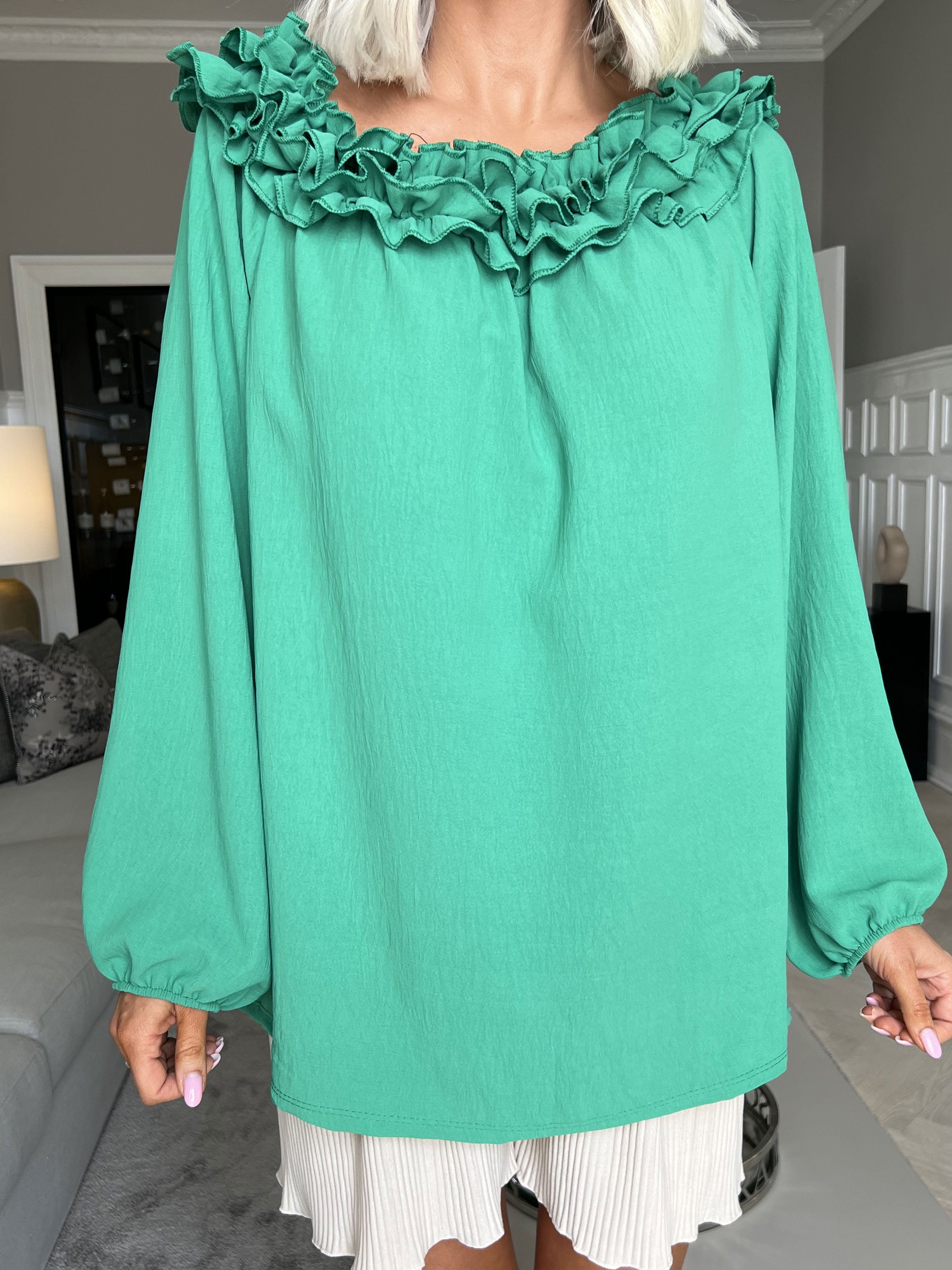 Chili - Fineste tunika bluse med flæser i udskæringen